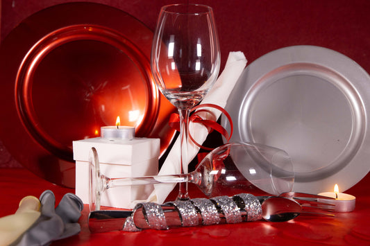 Box Cocon d’Amour – Décoration Romantique Douce avec Pétales de Soie, Bougies et Vaisselle Élégante